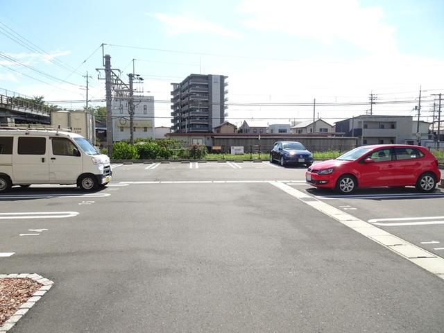 アースガーデンＳＯＪＡ（205） 駐車場