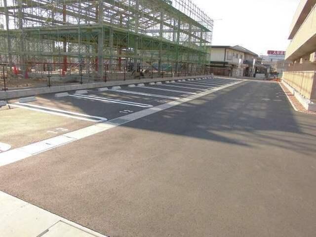 アースガーデンＳＯＪＡ（301） 駐車場
