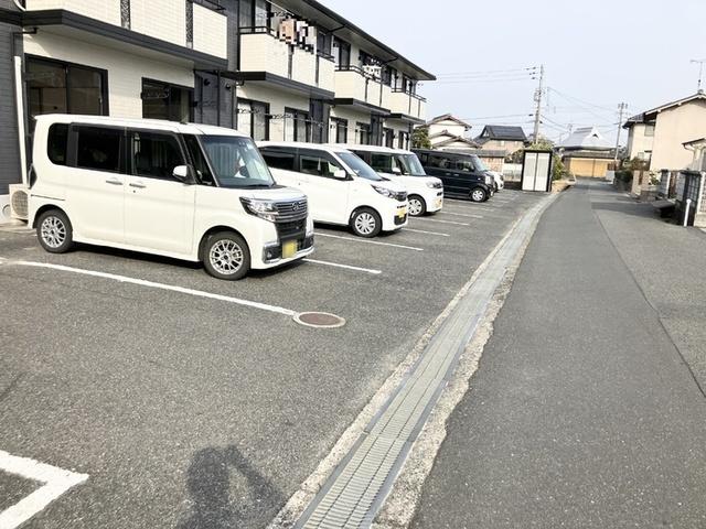 ソプラ･コート（101） 駐車場