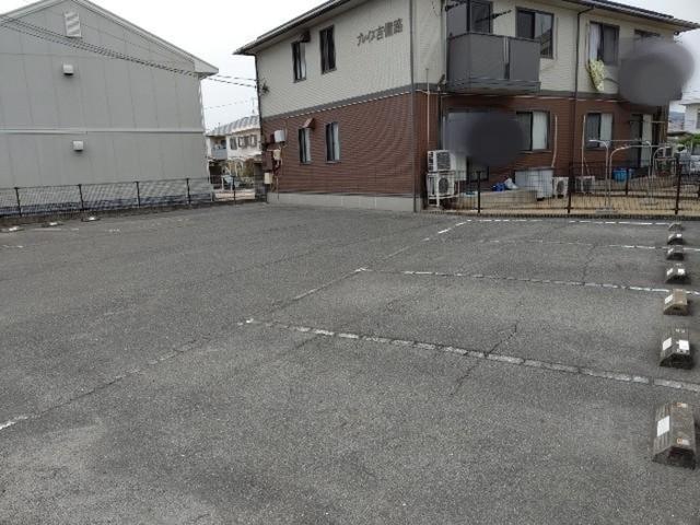 プレイス吉備路（202） 駐車場