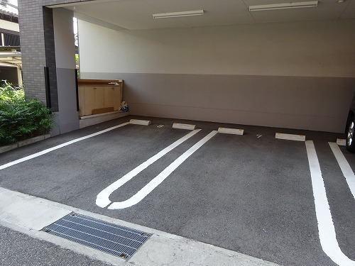 ラ・ロゼベールⅡ 駐車場