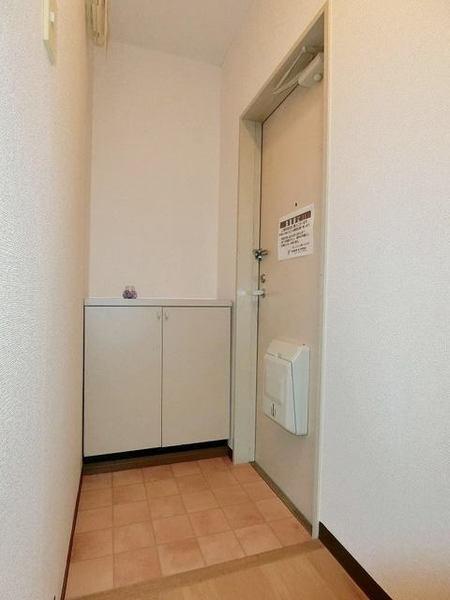 フラワーヒルズ 玄関