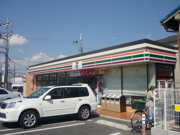 セブンイレブン明石西江井が島駅前店：826m