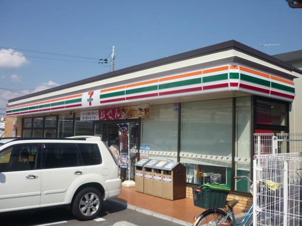 セブンイレブン明石西江井が島駅前店：66m
