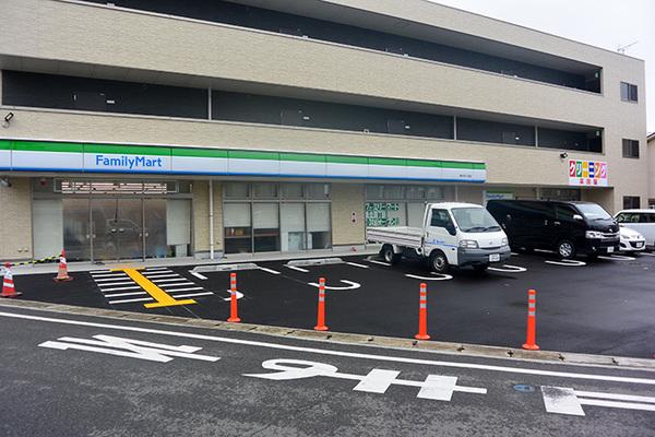 ファミリーマート魚住錦が丘店：569m