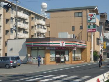 セブンイレブン明石西江井が島駅前店：197m