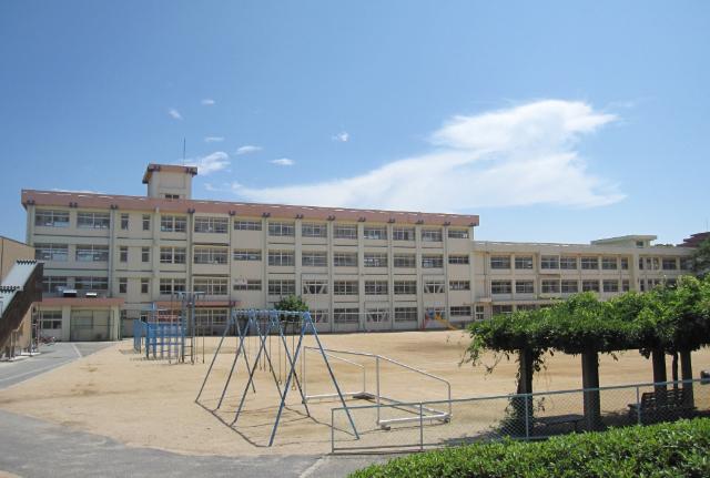 明石市立大久保小学校：1311m