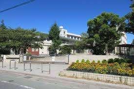 明石市立魚住小学校：440m