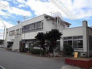 神戸市西区役所平野出張所：1079m