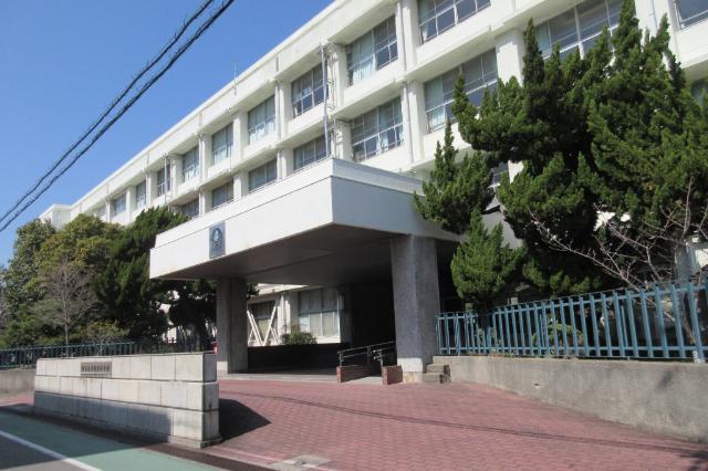 明石市立明石小学校：331m