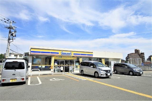 ミニストップ明石魚住町店：579m