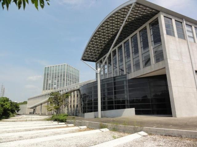 兵庫県立大学明石看護キャンパス：1982m
