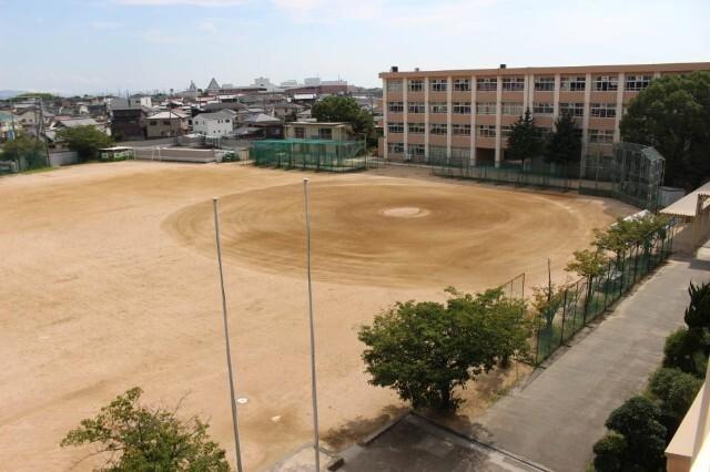 神戸市立岩岡中学校：1625m
