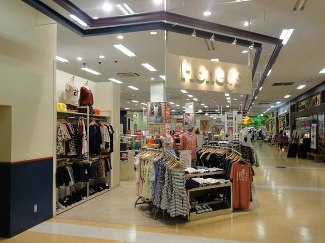 ハニーズ神戸玉津店：927m