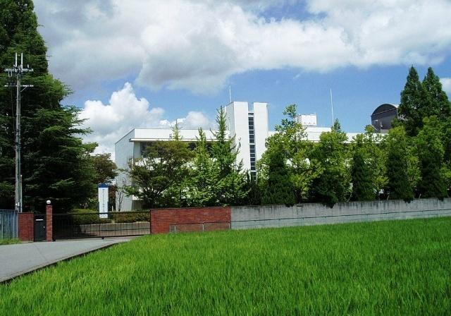 神戸ファッション造形大学附属図書：1962m