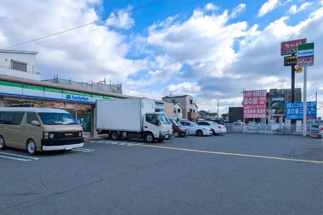 ファミリーマート明石大久保中央店：180m