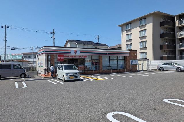 セブンイレブン明石明姫藤江店：371m