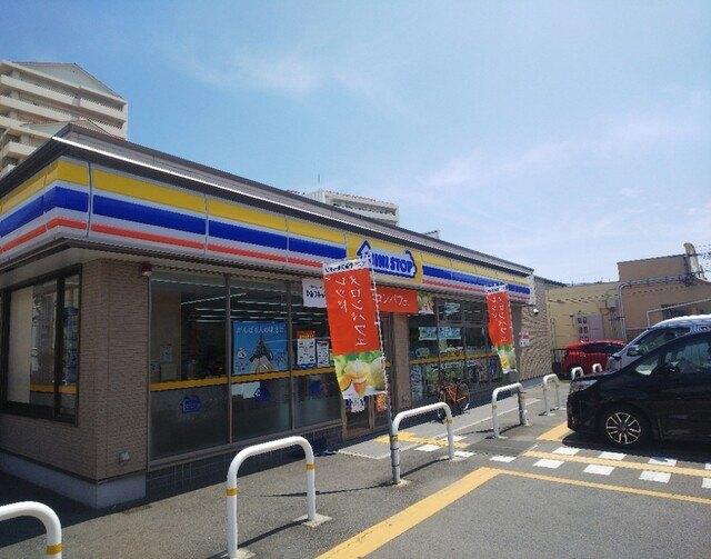 ミニストップ明石ゆりのき通店：239m