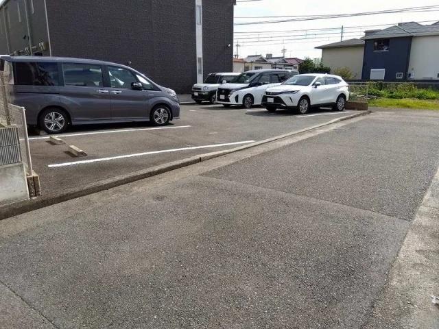 茜 駐車場