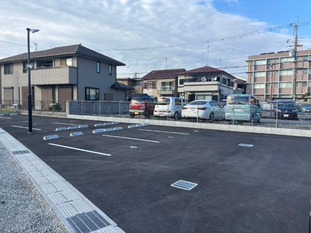 クレアトゥール 駐車場