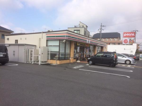 セブンイレブン神戸西潤和店：373m