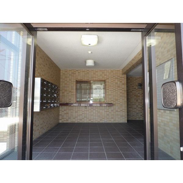 リヴェールセントラルハイツ エントランス