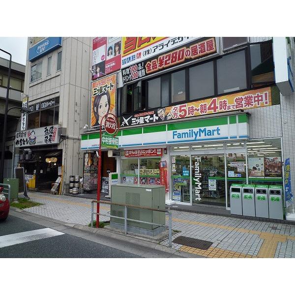 ファミリーマート浜松駅南口店：61m