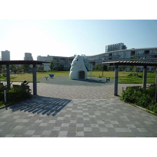 静岡文化芸術大学図書館情報センタ：1832m