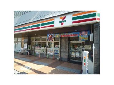 セブンイレブン浜松イーストタウン店：197m