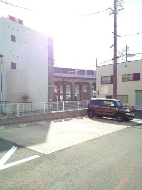 エレガント菅原（101） 駐車場