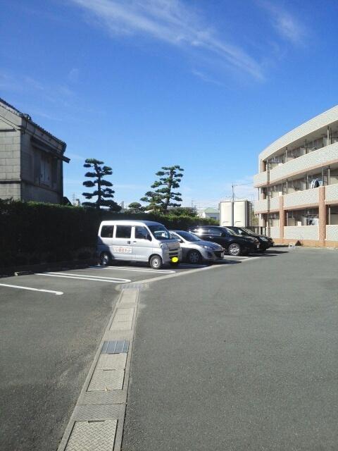 シーガルⅡ（307） 駐車場