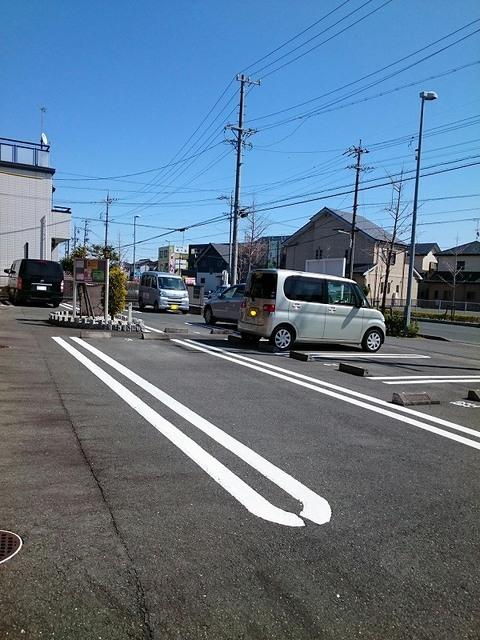ラフィーネＳ（103） 駐車場