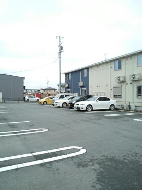 フレーシュ　コリーヌ（205） 駐車場