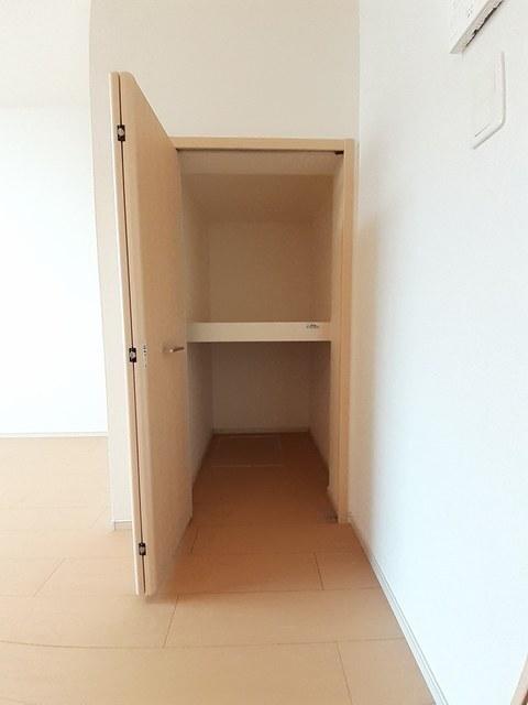 グレイスヒルズ（105） 収納