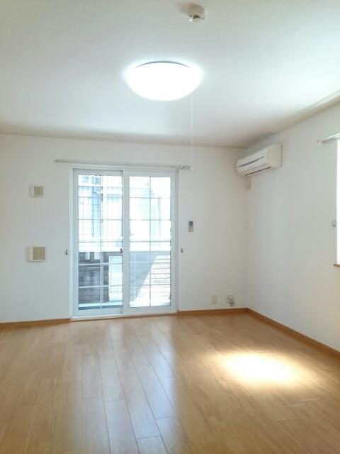 シエル　エ　ソレイユ（106） リビング