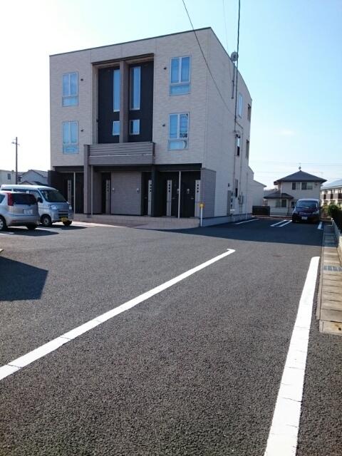 メゾンアンジュ（202） 駐車場