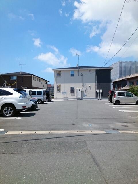 グランドライフ（102） 駐車場