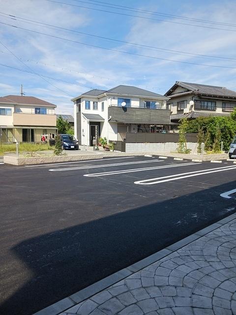 ウィナンド（205） 駐車場