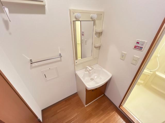 サーバタ 部屋画像