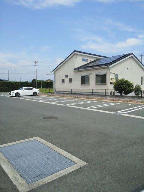 ジュピテル（103） 駐車場