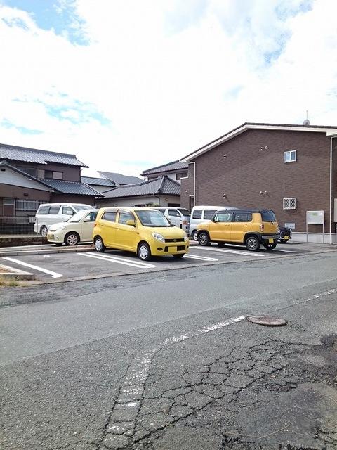 ハニーエンジェル（101） 駐車場