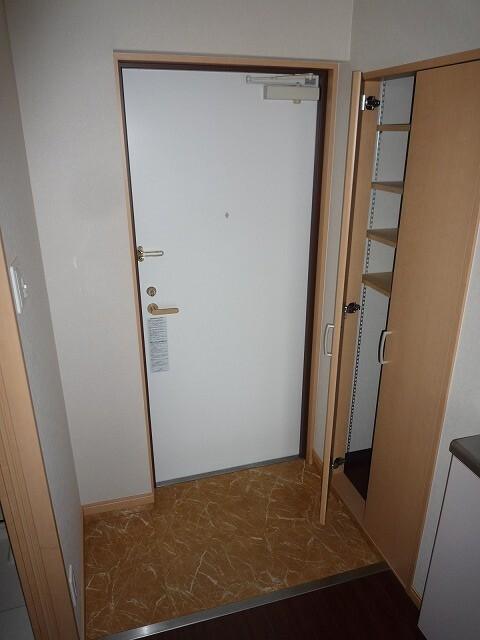 ジュンオアシス 玄関