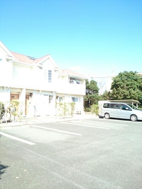 グリーンヒルズ富塚Ｂ（101） 駐車場