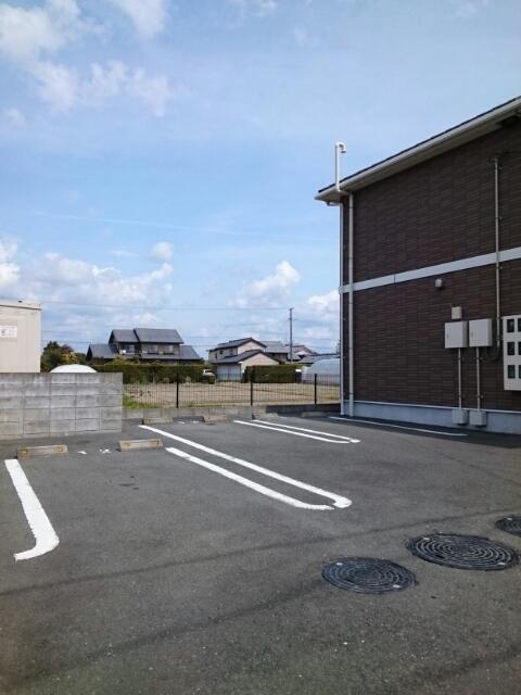 グランシャリオＢ（202） 駐車場