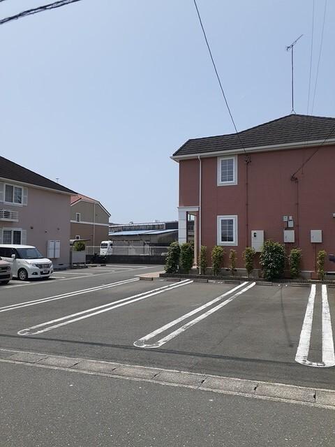 ラフィナートＢ（202） 駐車場