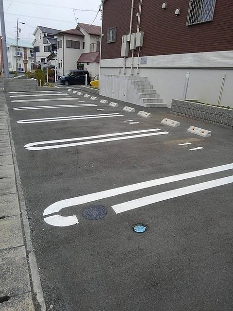 プルミエ（103） 駐車場