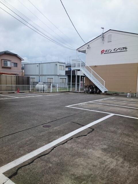 メゾンインペリアル（101） 駐車場