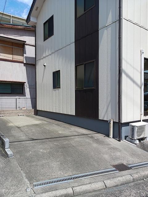 竜禅寺テラスハウス（WEST） 駐車場