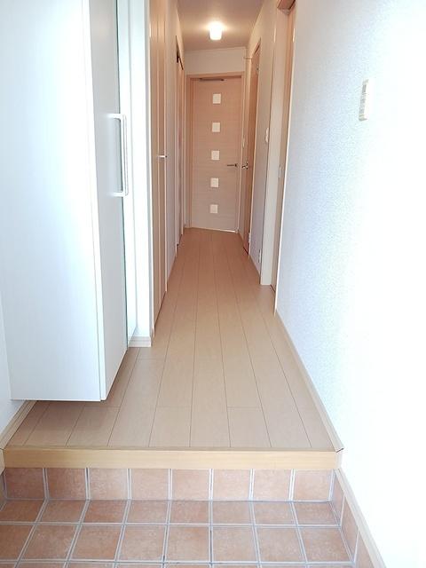 メゾンクレールⅡ（103） 玄関