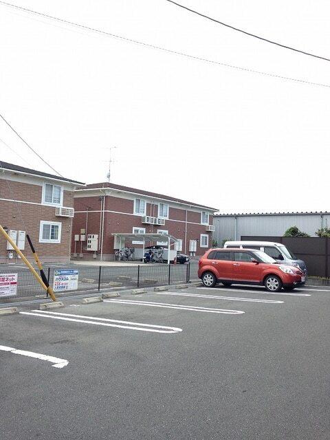 フローラミルト（201） 駐車場
